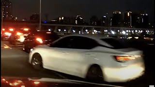 拜託多看幾眼再從靜止車流切出來好嗎? （夜拍車牌看不見，無送檢舉）