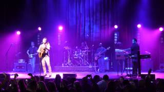 Phillip Phillips-Tell Me A Story-Vancouver-28/03/14