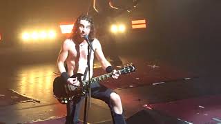 Airbourne &quot;Down On You&quot; @ l&#39;Olympia Paris - 10/10/2017