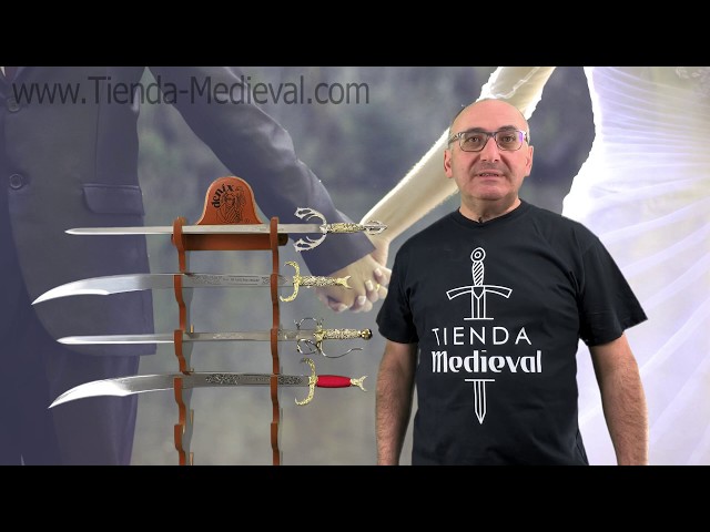 Vídeo relacionado con RegalosDeBodaOnline Espada TIZONA PEQUEÑA GRABADA para Cortar Tarta Novios Boda o comunión SIN Filo Espadas CID
