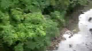 preview picture of video 'Tren sobre Puente del Río Virrila'