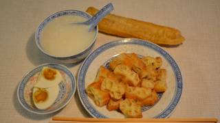 You tiao, crisp chinese crullers. 油條