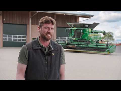 Review of the John Deere X9 combine