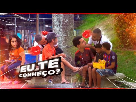 BEIJ3ND0 PESCOÇO DE ESTRANHOS - Pegadinha