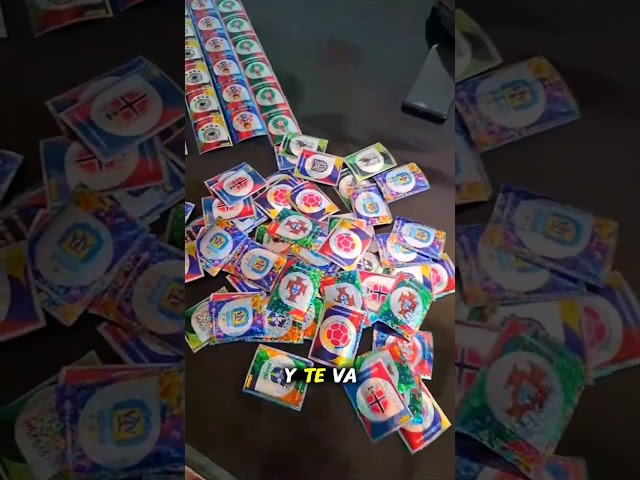 Vídeo relacionado con Cromos (pegatinas) de la liga 2025 2026 (Lote Album de obsequio + 5 sobres)