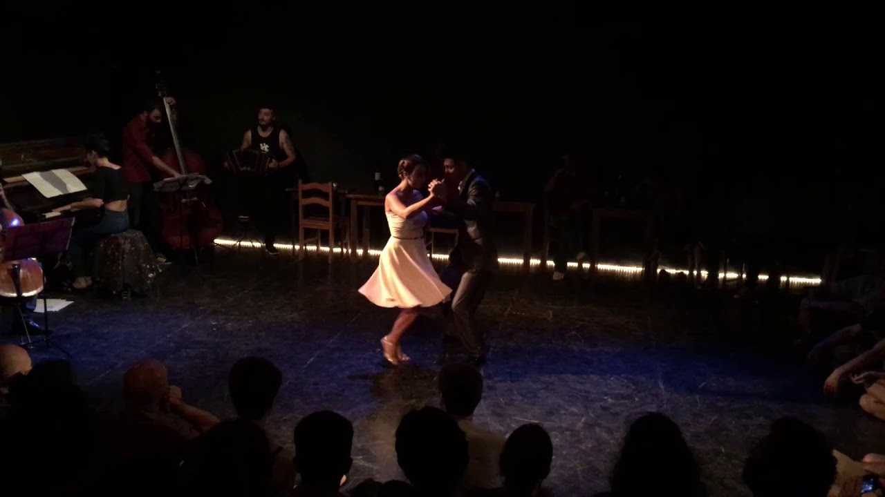 Milonga Sísmica 2018: Bailan Krishna Olmedo y Gaby Mataloni junto a Sísmico Tango en vivo II