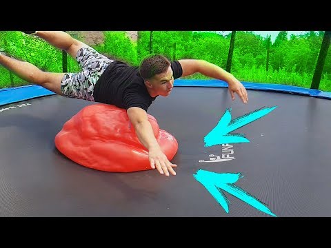 НИКОГДА НЕ ПРЫГАЙТЕ на ГИГАНТСКУЮ БОМБОЧКУ ОРБИЗ на БАТУТ !!!
