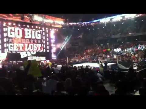 Kid goes crazy over big show