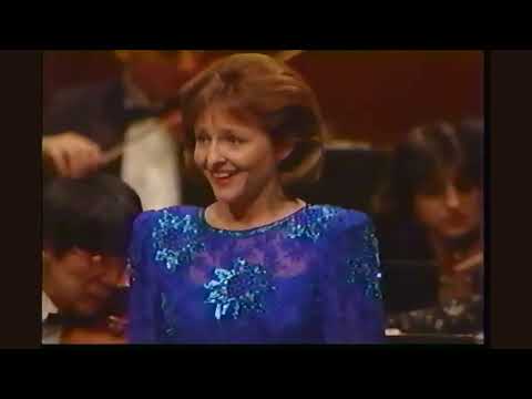 Frederica von Stade sings Mozart's "Allelujah" in a Christmas concert in New York, 19 Dec 1990