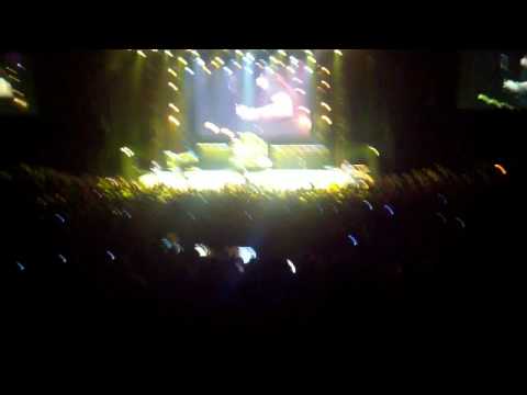 ozzy osbourne- paranoid 2/1/11- gibson amphatheater