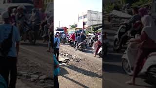 preview picture of video 'Pasar lubuk pinang Lagi lagi macet'