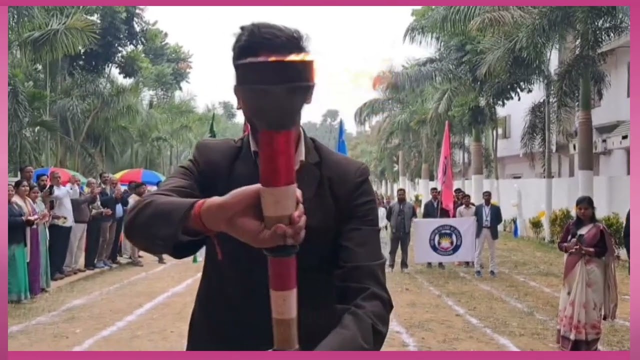  चेयरपर्सन एवं डायरेक्टर डॉ. समीना रहबरी ने मशाल प्रज्वलित क वार्षिक खेलकूद महोत्सव का शुभारंभ किया।