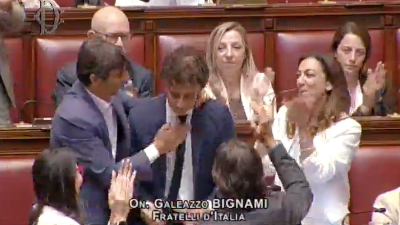 BIGNAMI SENZA FRENI IN AULA: "VERGOGNA! LA SINISTRA MINACCIA QUERELE E VUOLE TASSARE I NOSTRI PADRI"