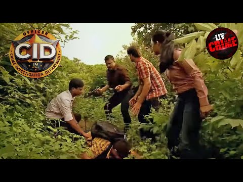 Officer Pankaj Gets Injured By A Poisonous Arrow | सीआईडी | CID | Real Heroes