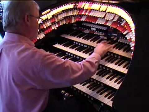 Jim Riggs at the Wurlitzer  "Home In Pasadena" Duet