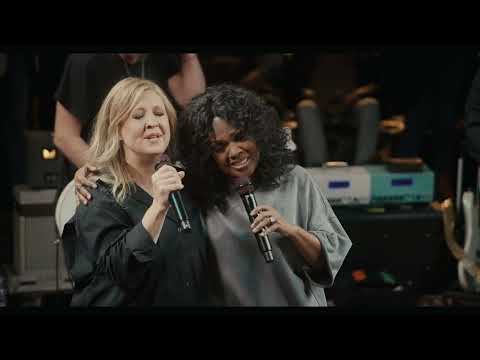 House of Worship & CeCe Winans & Darlene Zschech - Shout To The Lord (Official Music Video)