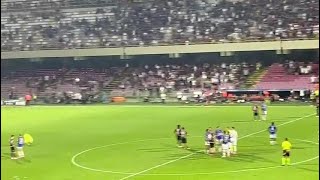 I tifosi della Salernitana fanno sospendere la partita con la Sampdoria: lanci di petardi e seggioli