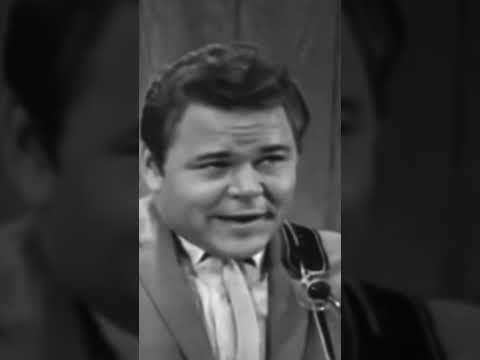 Roy Clark’s legendary comedic performance of Johnny Cash’s “Folsom Prison Blues” The Jimmy Dean Show
