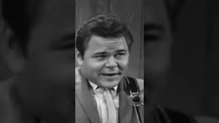 Roy Clark’s legendary comedic performance of Johnny Cash’s “Folsom Prison Blues” The Jimmy Dean Show