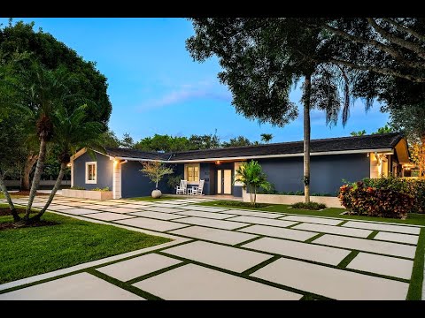 Exquisite residence in the desirable N. Pinecrest | 9611 SW 72 Ct | Michael Martinez | ONE Sotheby's