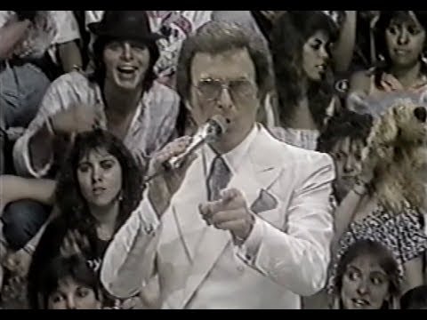 Los Encargados - Orbitando - En vivo en Canal 9