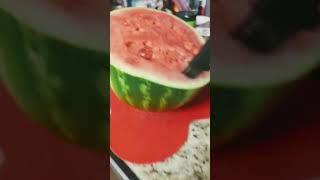 How to cut watermelon slices.