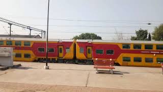 preview picture of video 'Double decker train in rampur station'