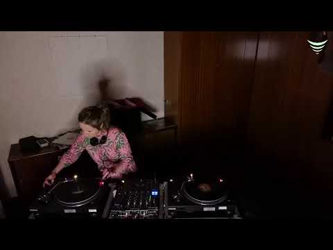 vlan.radio: MASHA DABELKA (TURNTABLISTA)  10/12/21