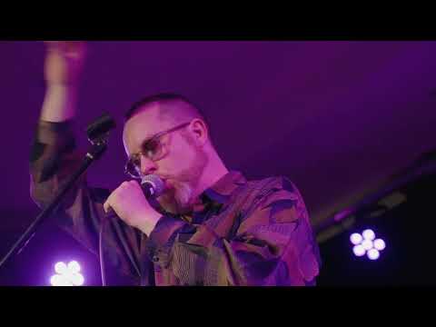 Achtung Niemand - Irgendwann am Abgrund die Erlösung (live)