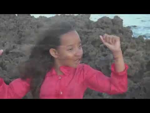 A Resposta   Ariane Loureiro Clipe Oficial