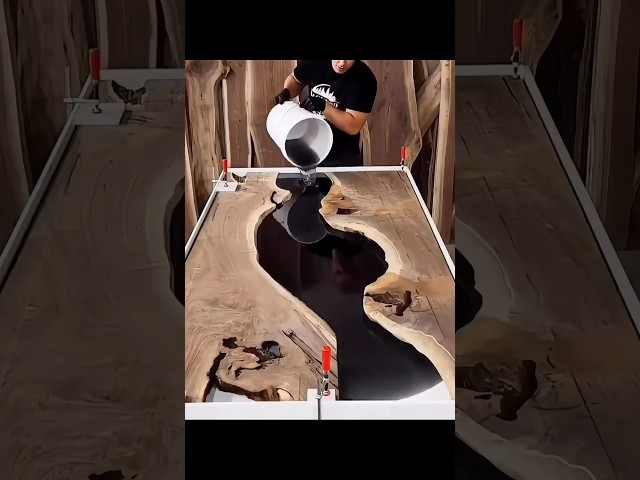Vídeo relacionado con TIKATARER Mesa en Miniatura y 2 Sillas, Juego de Muebles de Tabla Simulada de Material de Resina con Caja Fuerte y Resistente Al Agua, Adecuado para Decoración de Exteriores Hogar