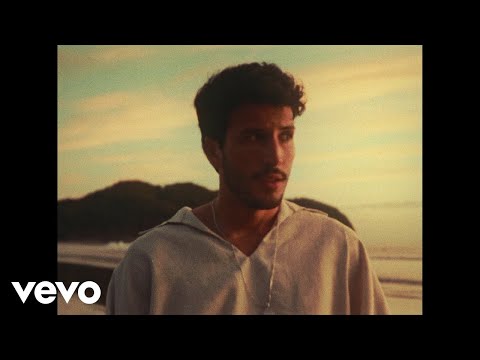Sebastián Yatra - Básicamente (Official Video)