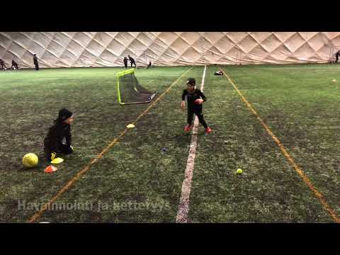 Kaapo 09 maalivahdit treenaa