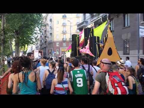 Milano Artes Street Parade 2013 - CreativeJungle/Monkeysexplosion truck