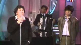 Comme un petit coquelicot  - Marcel Mouloudji et son fils Grisha