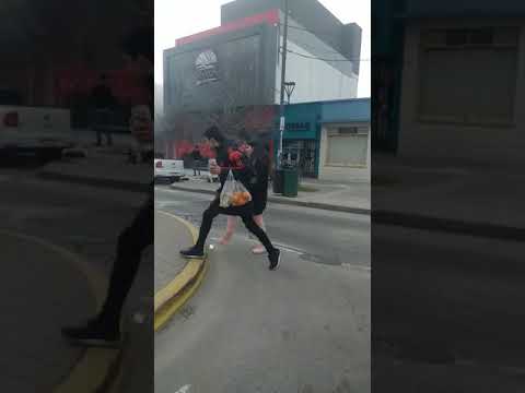 Video. Susto en el Mostaza que inauguró Garro en Los Hornos: se prendió fuego parte de la instalación eléctrica