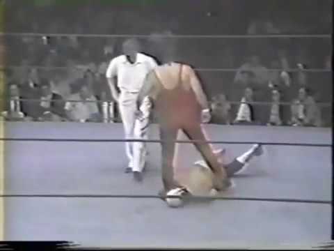 Atlantis vs El Satánico Lucha Sangrienta