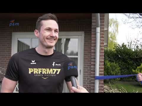 Handballers Bevo trainen in de achtertuin