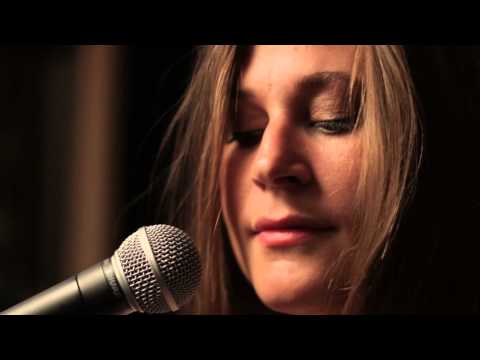 Eight One Sixty Session : Jessica Paige - 'Beautiful Life' | The Bridge