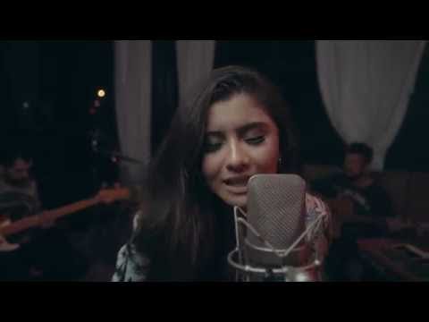 Georgia Castro - Só (Clipe Oficial)