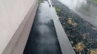 Apa in beciurile oamenilor