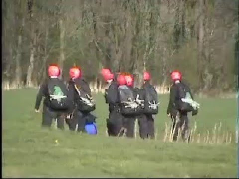 Chris Sherrington parachute jump (better zoom)