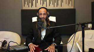 הרב מאור קריו    מדברים מרבי נחמן מברסלב   עם לבדד ישכון (הרב מאור קריו) - התמונה מוצגת ישירות מתוך אתר האינטרנט יוטיוב. זכויות היוצרים בתמונה שייכות ליוצרה. קישור קרדיט למקור התוכן נמצא בתוך דף הסרטון