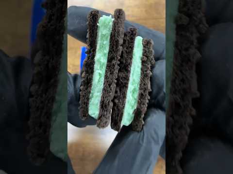 😭😂Who likes Mint Oreos?! Some of us do!😂😭 #shorts