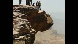 preview picture of video 'Yemen 2008 Wadi Dahr to Thula'