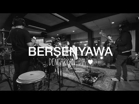 Dengarkan Dia - Bersenyawa (Live Version)