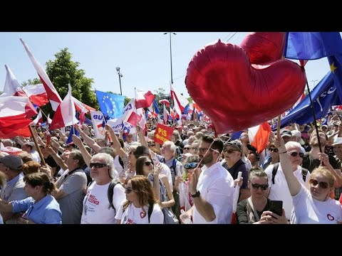 Thousands of Poles march in Warsaw to denounce government policies