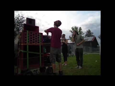 Jah Chalice Soundmobil - Peaceful World, Isayah & Saraléne