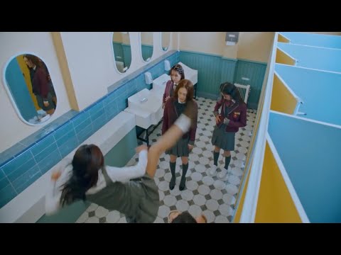 (EngSub) Ep05 True Beauty - Ju kyung and Soojin help Seojun's sister