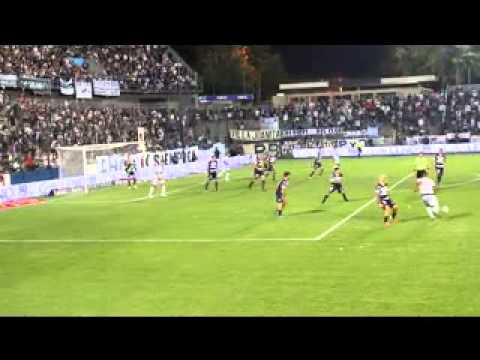 Remate de Espinoza y tapada de Dulcich